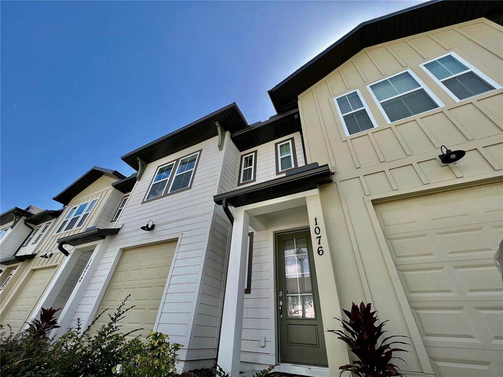 1076 Plantation Lane - Photo 1
