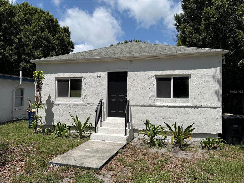 911 21ST Street - Photo 1