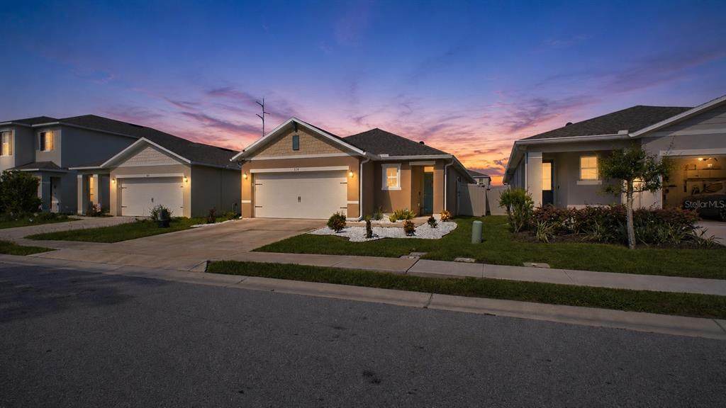 324 Gina Lane - Photo 1