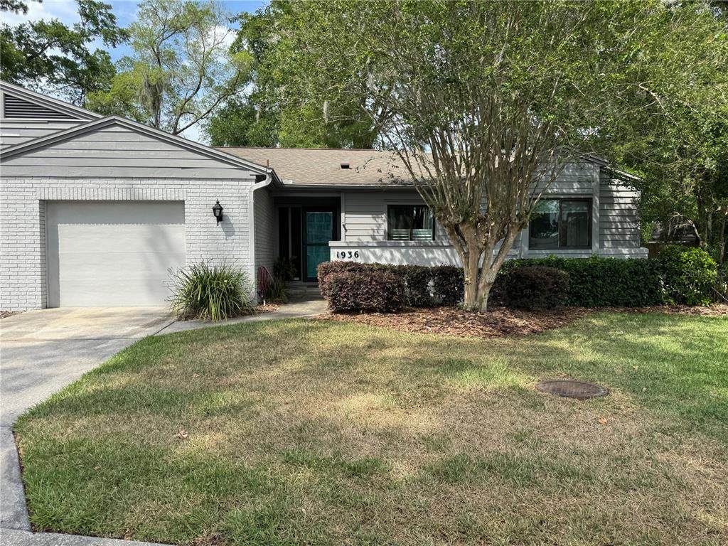 1936 37TH COURT Circle - Photo 1