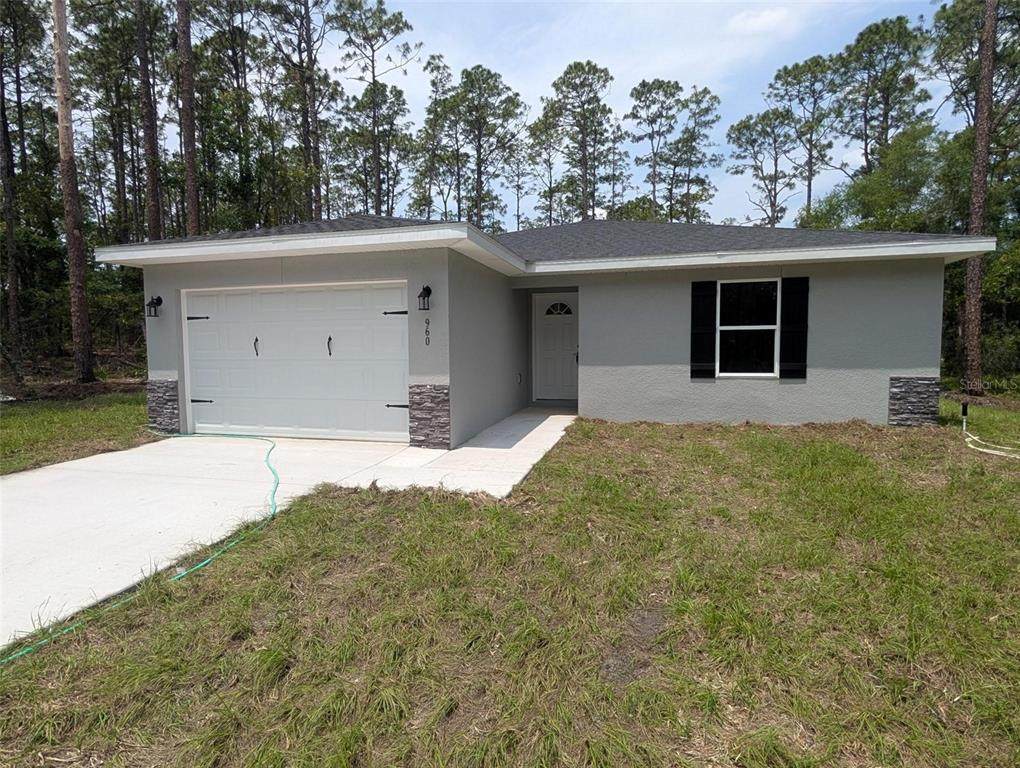 960 Redwood Drive - Photo 1
