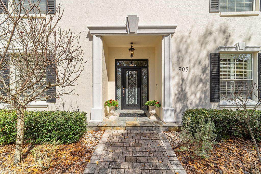 905 12TH Street - Photo 1