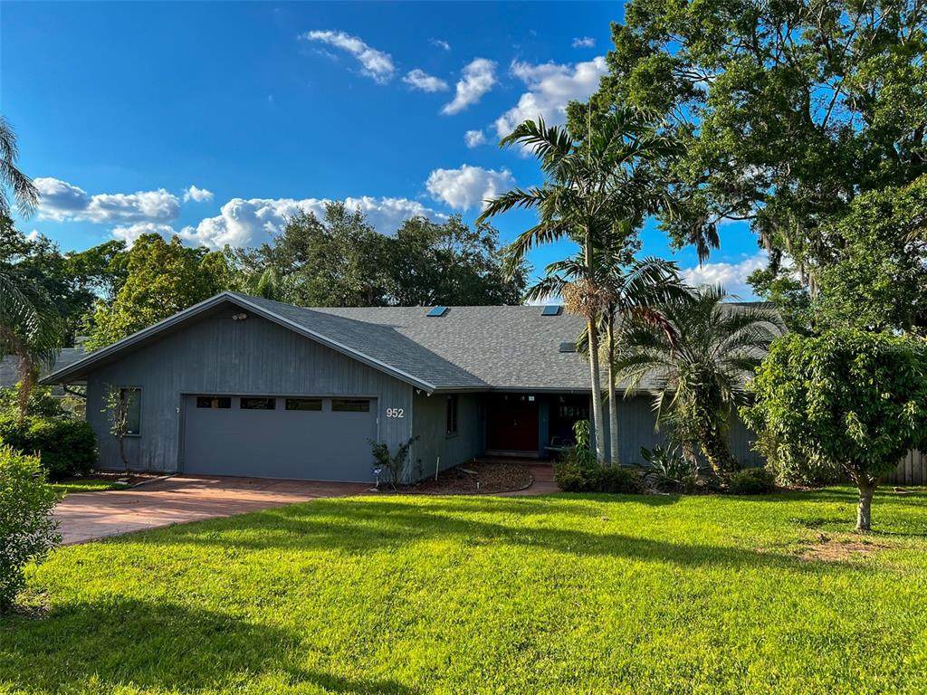 952 Heron Circle - Photo 1