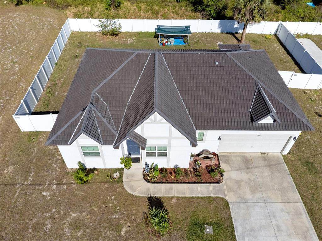 747 Fraser Court - Photo 1