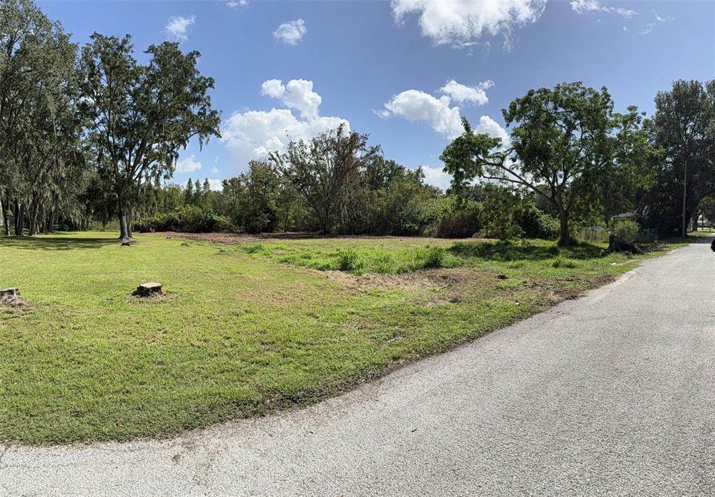 1120 Cross Avenue - Photo 1