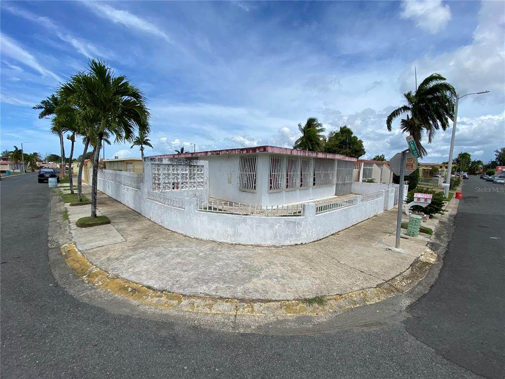 601 Villa Carolina - Photo 1
