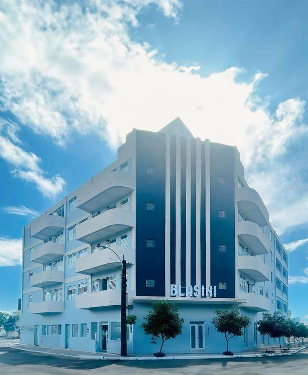 2844 Av Roosevelt - Photo 1