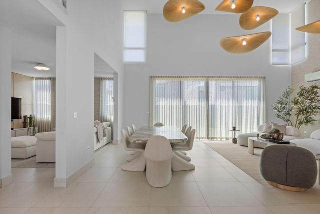 Everglade Riviera Parkview - Photo 1
