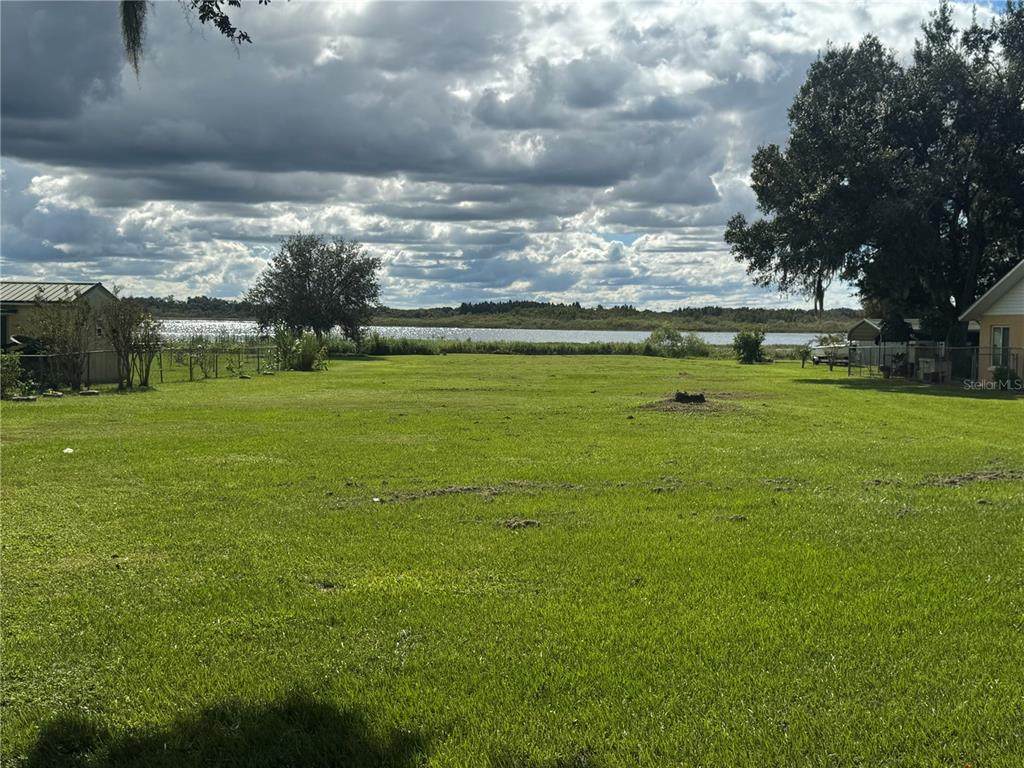 429 Longfellow Boulevard - Photo 1