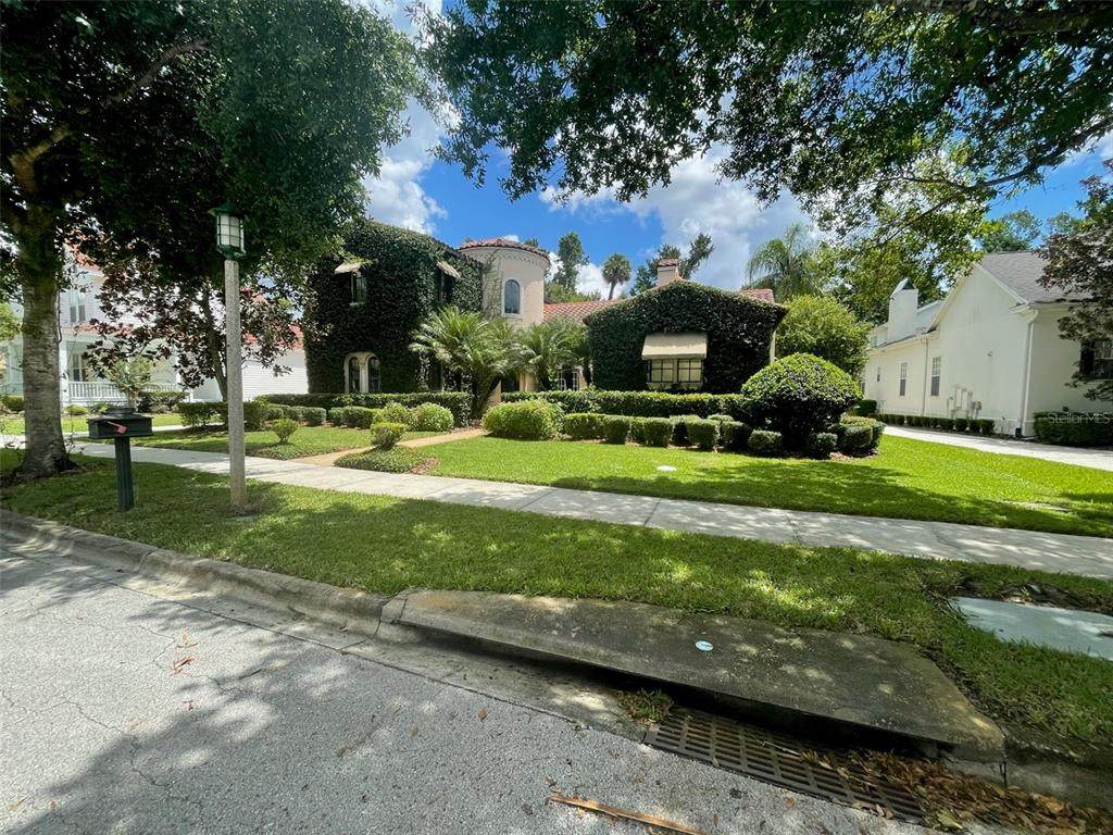 1239 Roycroft Ave - Photo 1