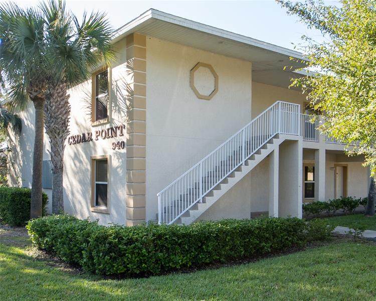 944 15TH Street - Photo 1