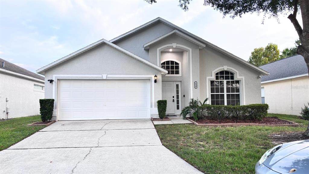 334 Grosvenor Loop - Photo 1