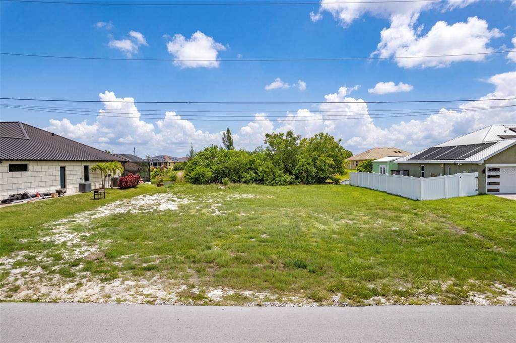 623 7TH Terrace - Photo 1