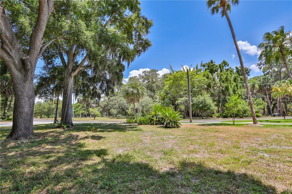 505 Royal Palm Way - Photo 1