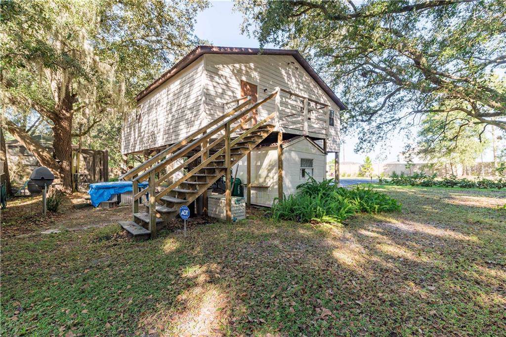 11605 Leonard Ave. - Photo 1