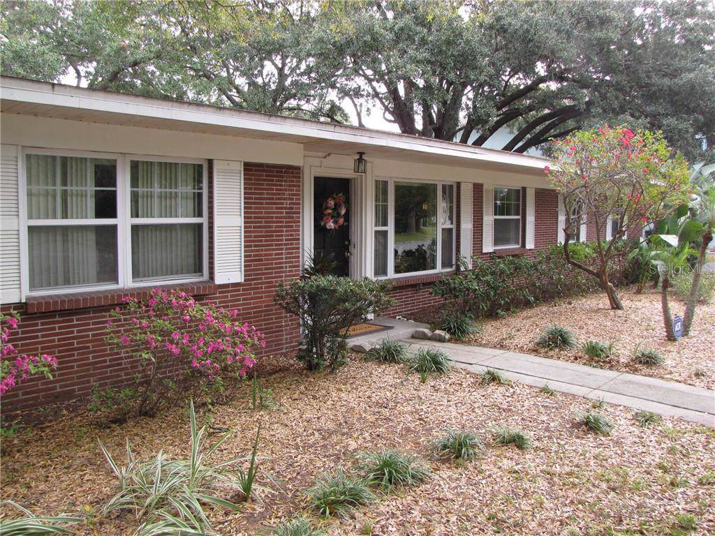 613 Superior Avenue - Photo 1