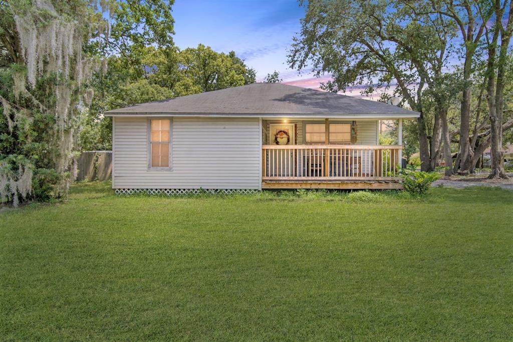1604 Calhoun Street - Photo 1