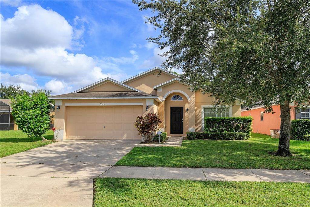 2005 Royal Ridge Dr - Photo 1