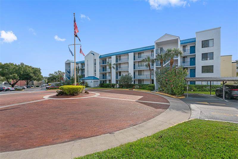 2424 Tampa Bay Boulevard - Photo 1