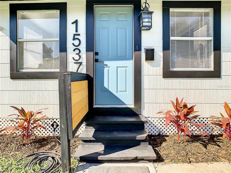 1537 39TH Street - Photo 1