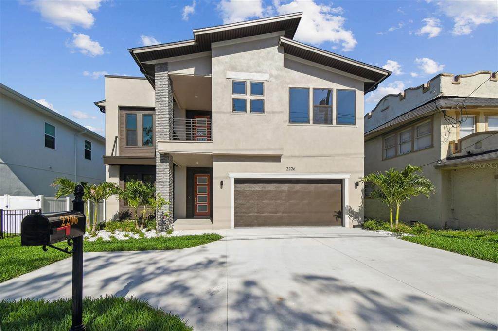2206 Boulevard - Photo 1