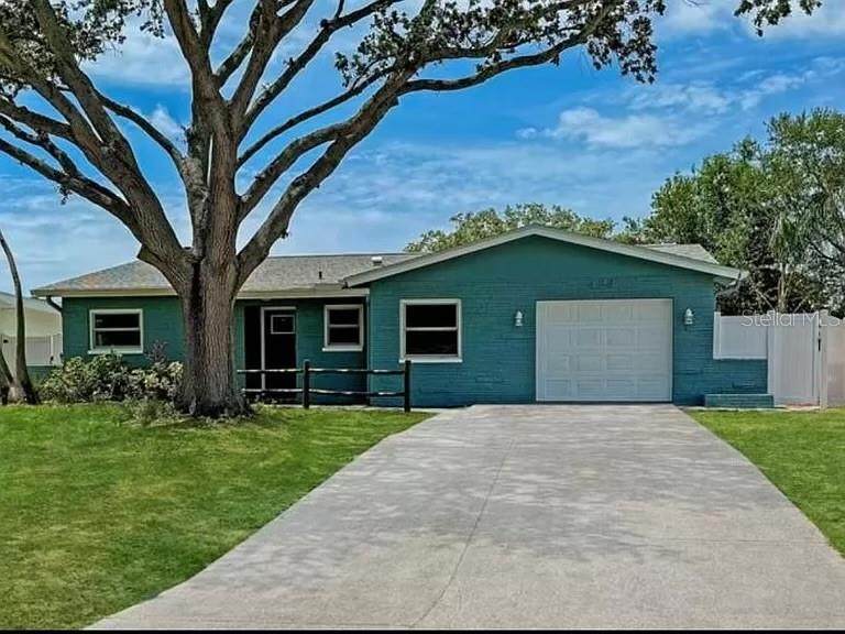 423 David Court - Photo 1