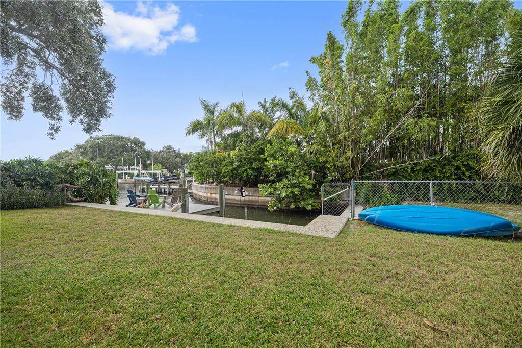 4915 Melrose Avenue - Photo 1