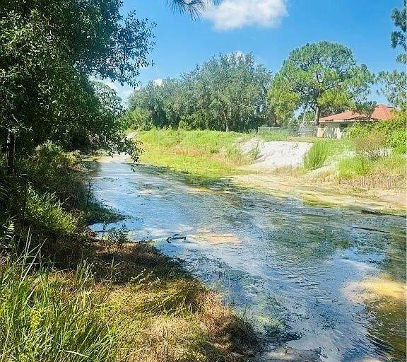 371 Canal Way - Photo 1