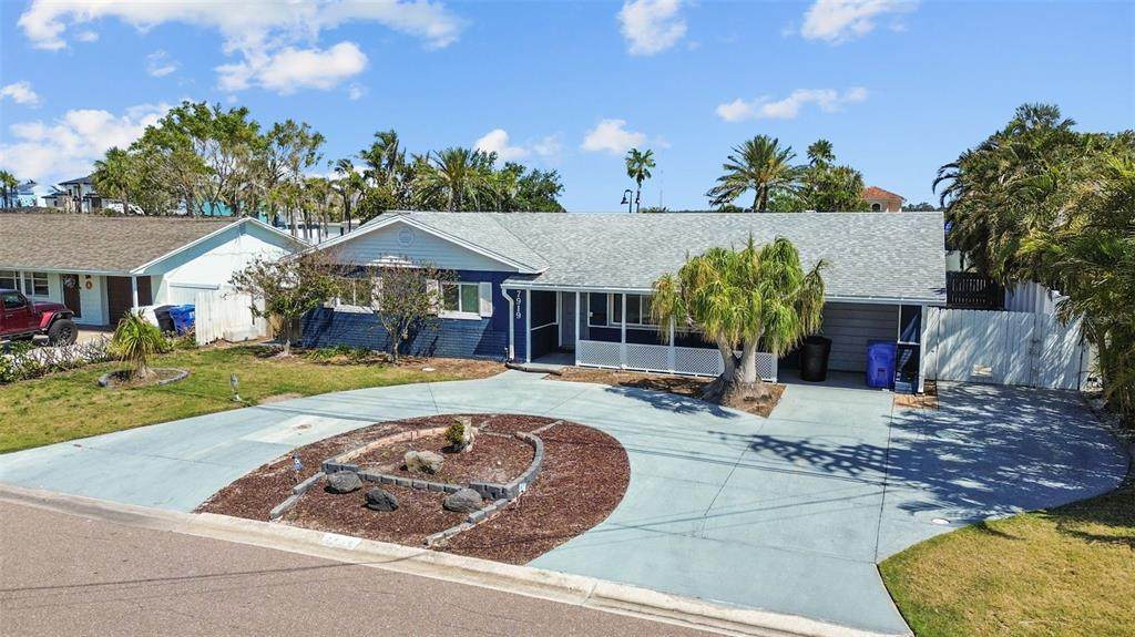 7919 Causeway Boulevard - Photo 1