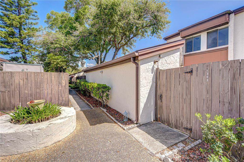1881 Hercules Avenue - Photo 1