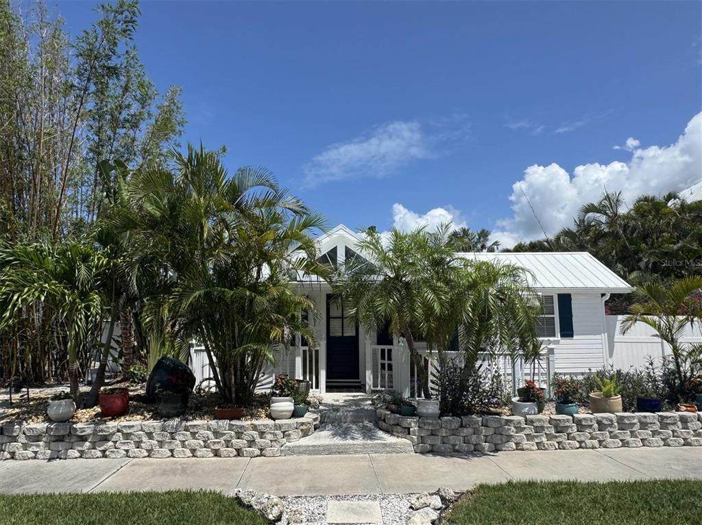 701 Broadway Street - Photo 1