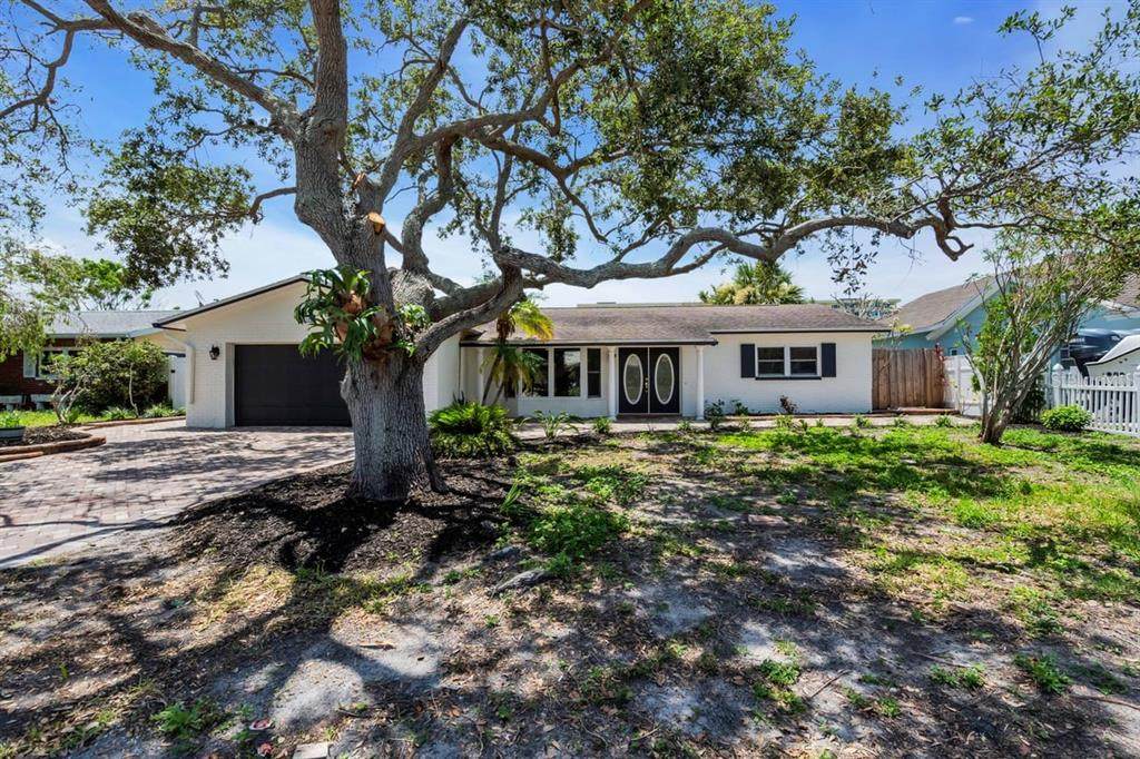 11490 48TH Avenue - Photo 1