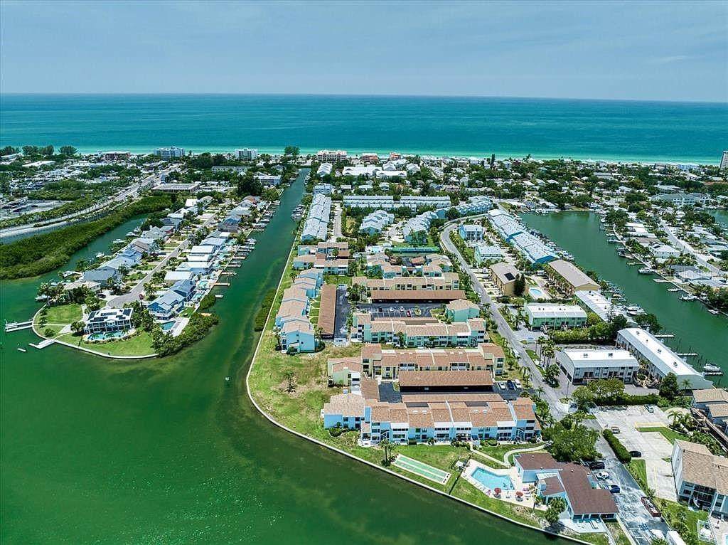 1 Windrush Boulevard - Photo 1