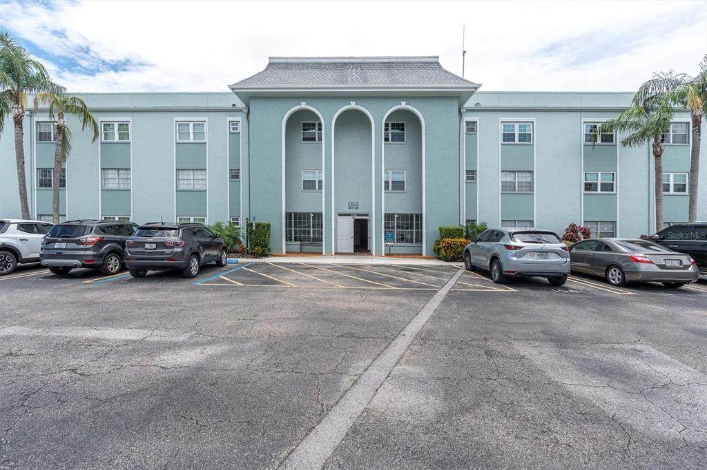 1706 Belleair Forest Drive - Photo 1