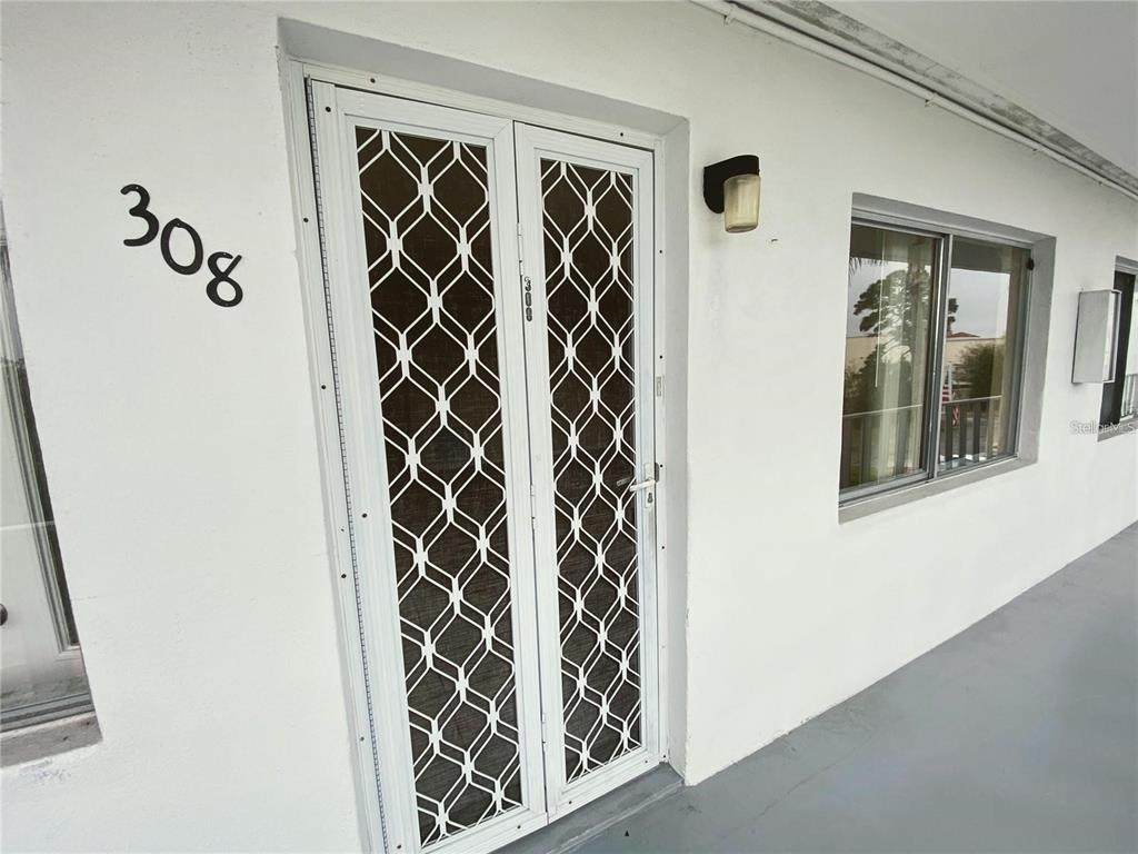 11251 80TH Avenue - Photo 1