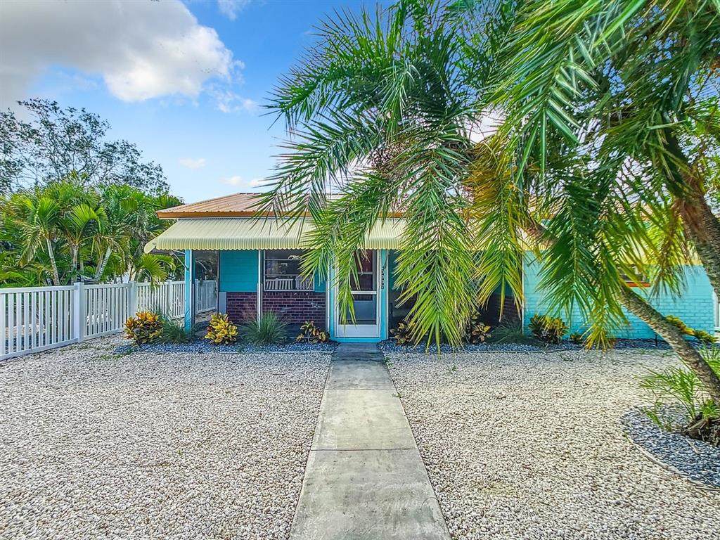 3002 Dupont Street - Photo 1