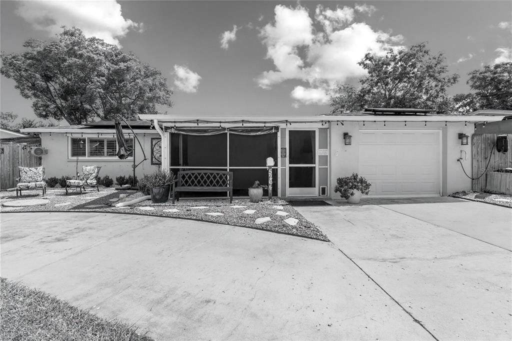 5264 Idlewild Street - Photo 1