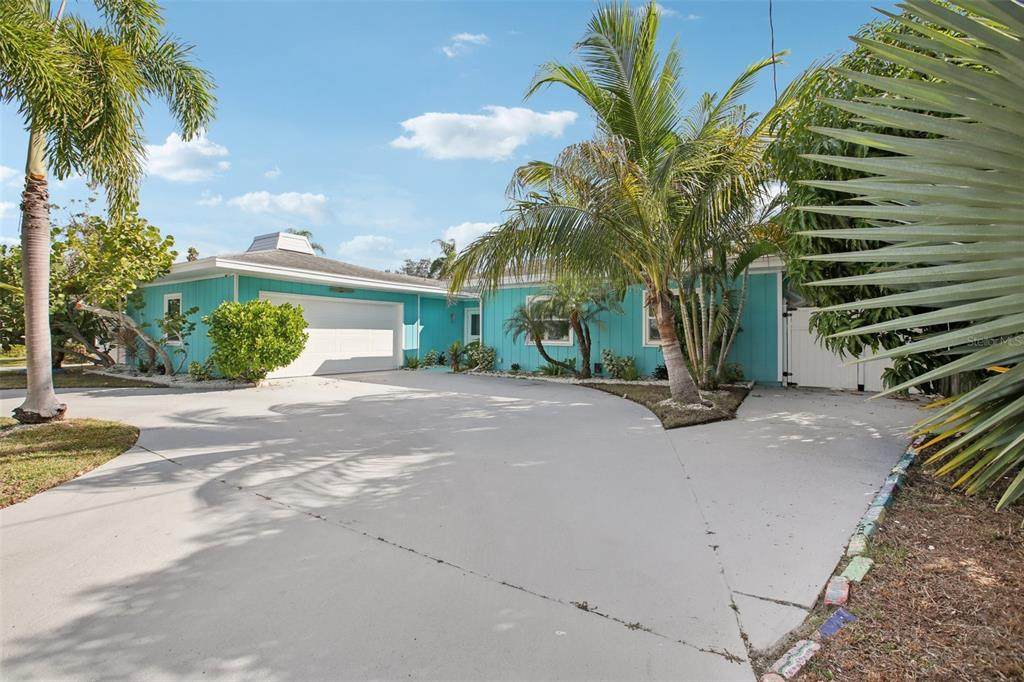 4643 Bay Crest Drive - Photo 1