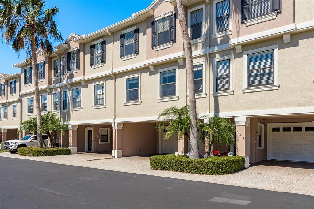 611 Bella Loop - Photo 1