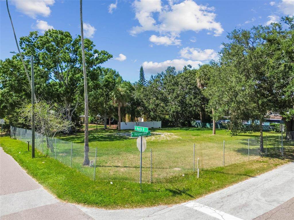 4501 North B Street - Photo 1