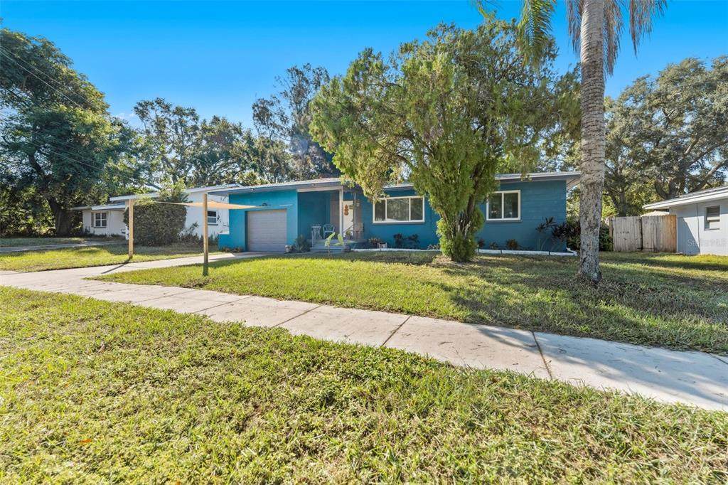 1485 Overlea Street - Photo 1