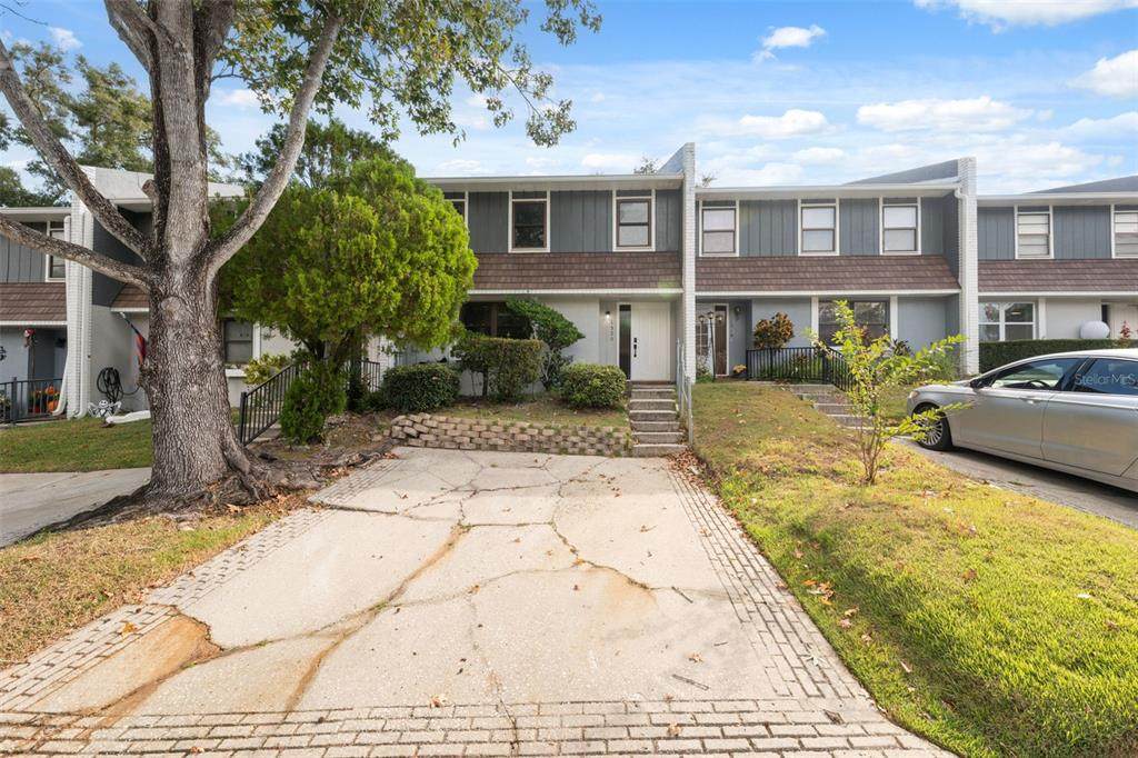 1325 Abbey Crescent Lane - Photo 1