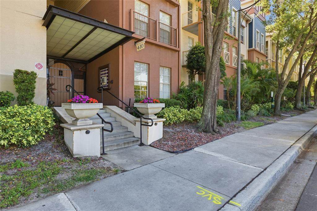 410 Armenia Avenue - Photo 1