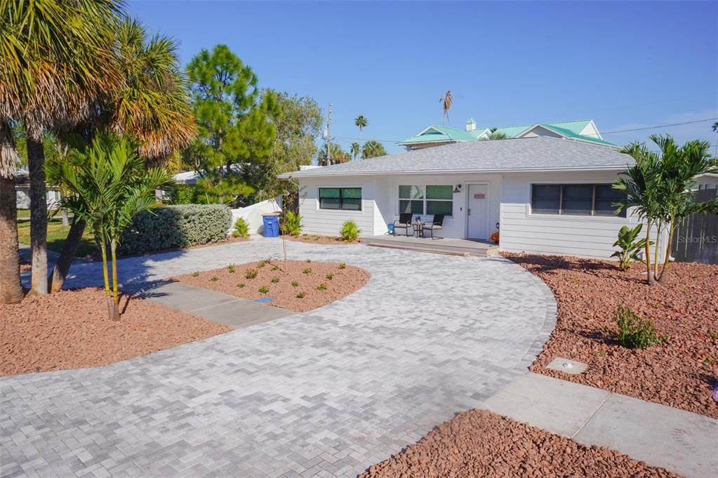 929 Lantana Avenue - Photo 1