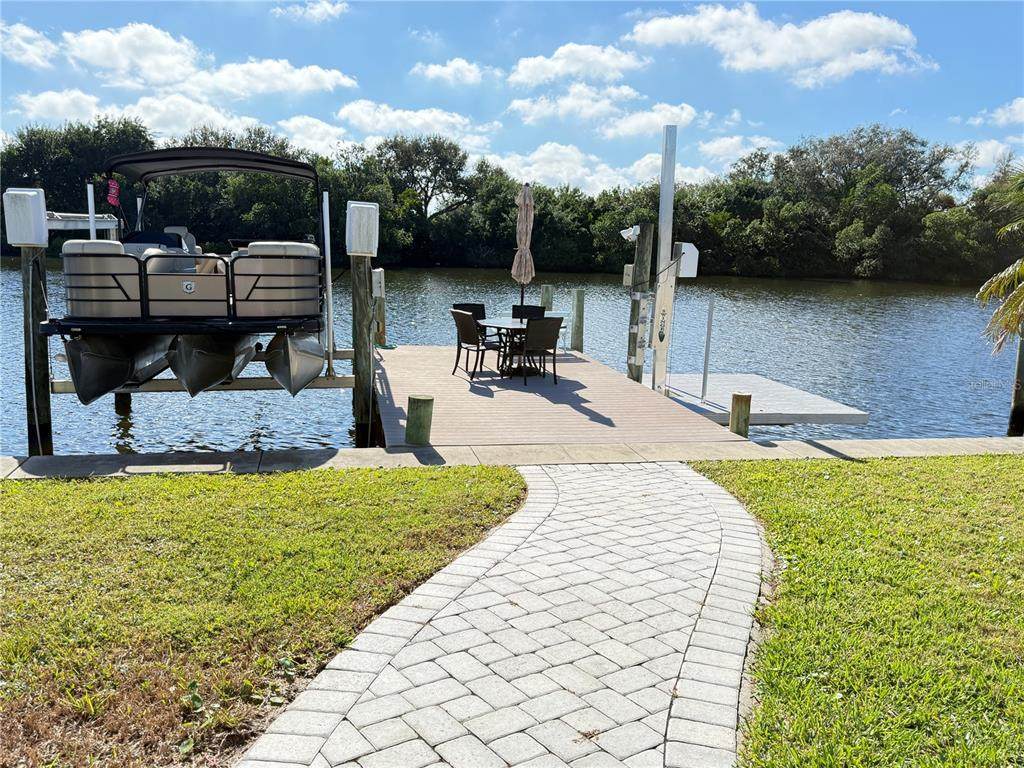 622 Mount Oak Avenue - Photo 1