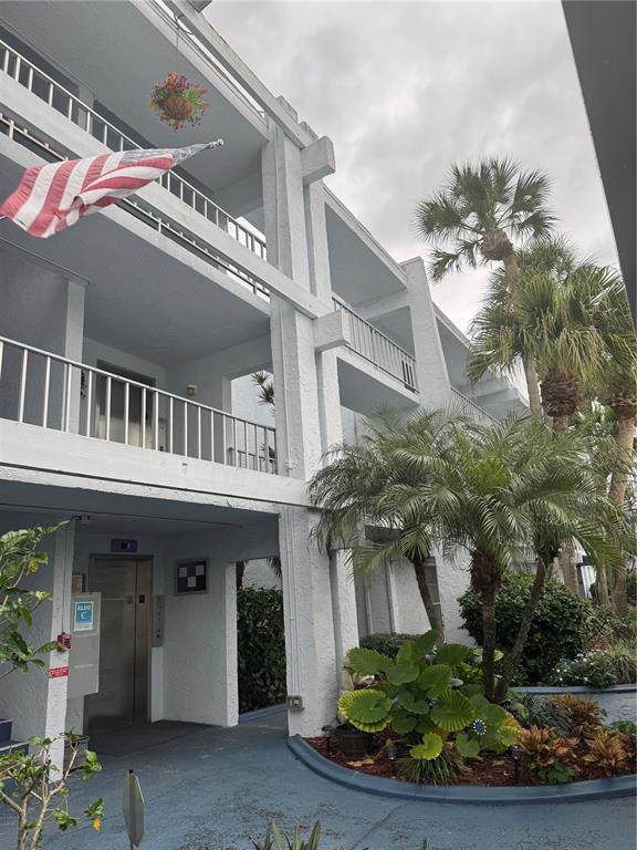 225 Country Club Drive - Photo 1