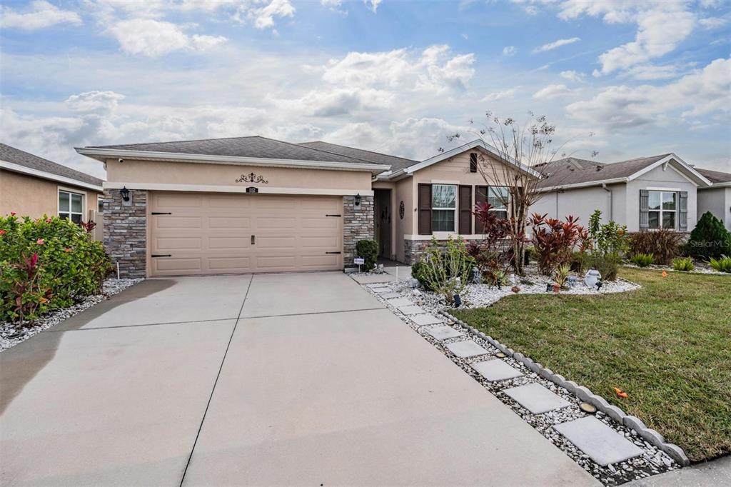 1152 Pipestone Place - Photo 1