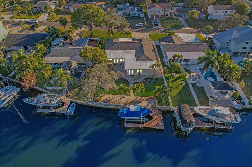 335 Crosswinds Drive - Photo 1