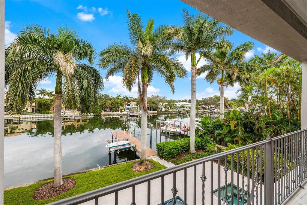851 Brightwaters Boulevard - Photo 1