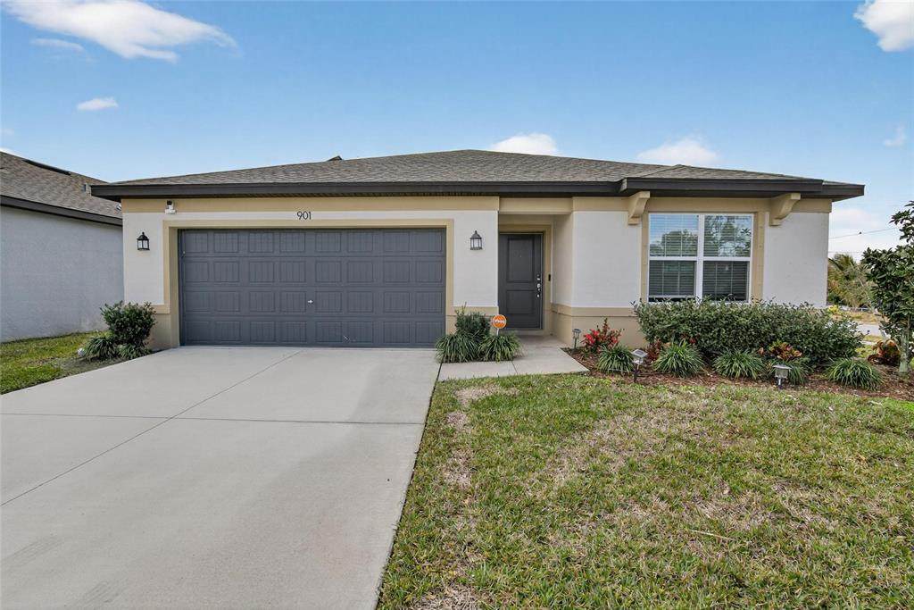 901 Golden Shiner Avenue - Photo 1